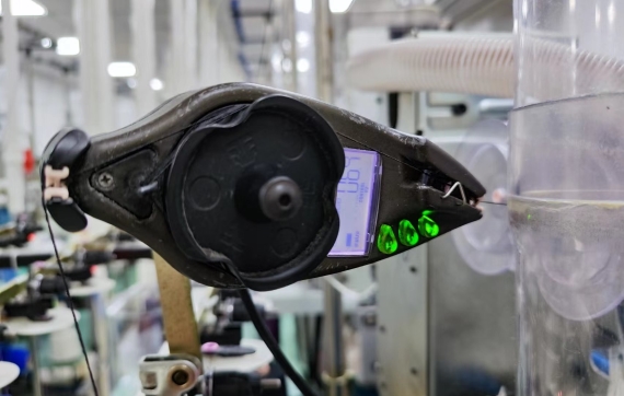 elastic yarn device of LEEFU automatic linking circular sock knitting machine